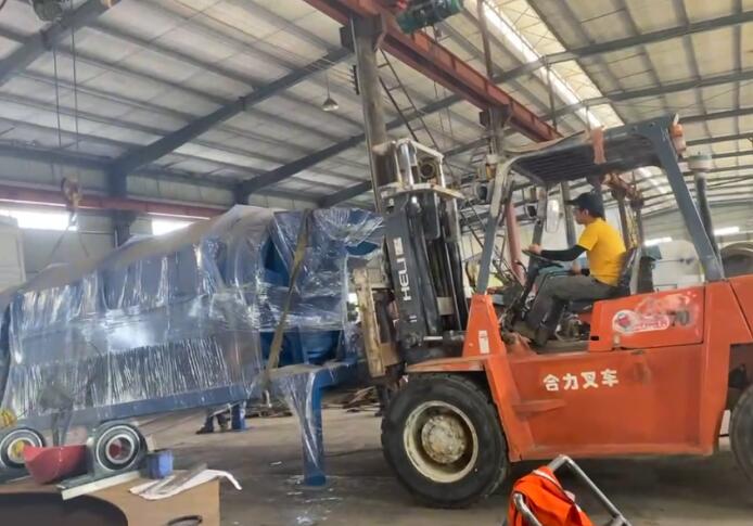 遼寧設備裝車現(xiàn)場